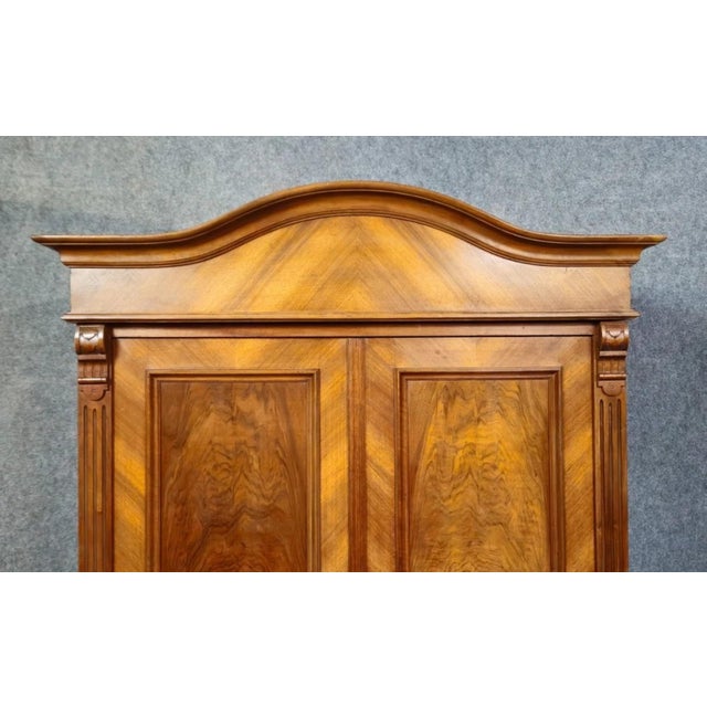 Antique Bieidermeier Style Wardrobe in Walnut, 1800s For Sale - Image 4 of 14
