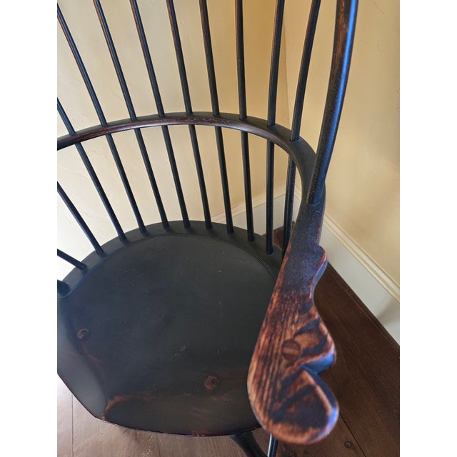 1990s American Hoopback Windsor Chair Historical Copy by D. R. Dimes For Sale - Image 5 of 15