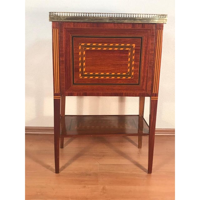 French Louis XVI Marquetry Side Table, Paris, 1770 For Sale - Image 3 of 10