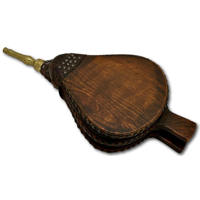 Outstanding Large 1890s Antique Hand Made English Yew Wood & Brass "Double Lung" Fireplace Bellows - 24 Inches Long For Sale - Image 4 of 18