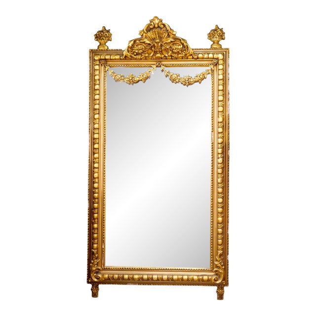 Early / Mid-20th Century Italian Neoclassical Finely Carved Giltwood Wall Mirror For Sale