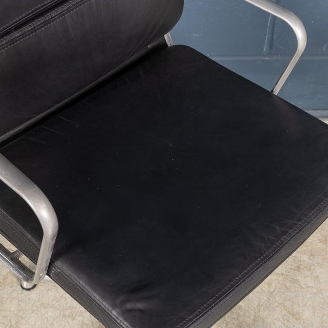 Metal Vintage EA217 Chair in Black Leather by Charles & Ray Eames for ICF, 1969 For Sale - Image 7 of 18
