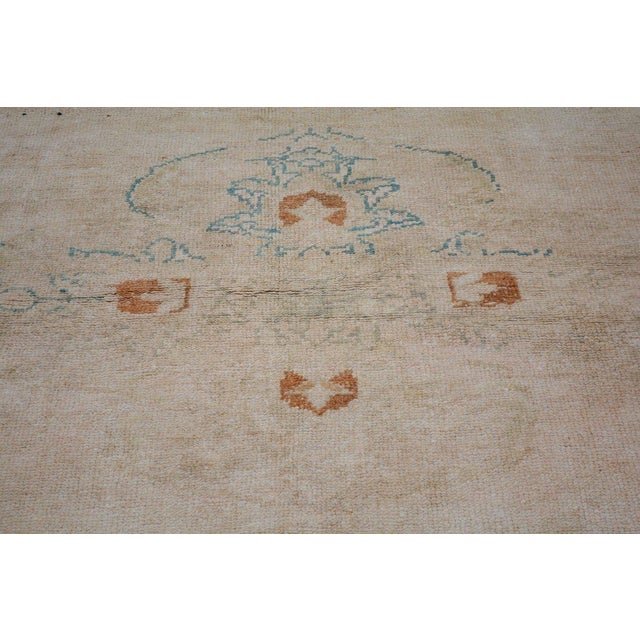 1950s Vintage Turkish Oushak Hand Knotted Wool Rug, 3'1''x11'1'' For Sale - Image 5 of 5