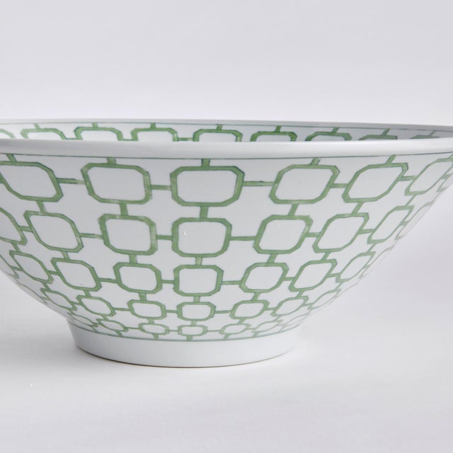 A classic chinoiserie in shades of green. How refreshing! The color green is known to have a harmonizing, balancing...