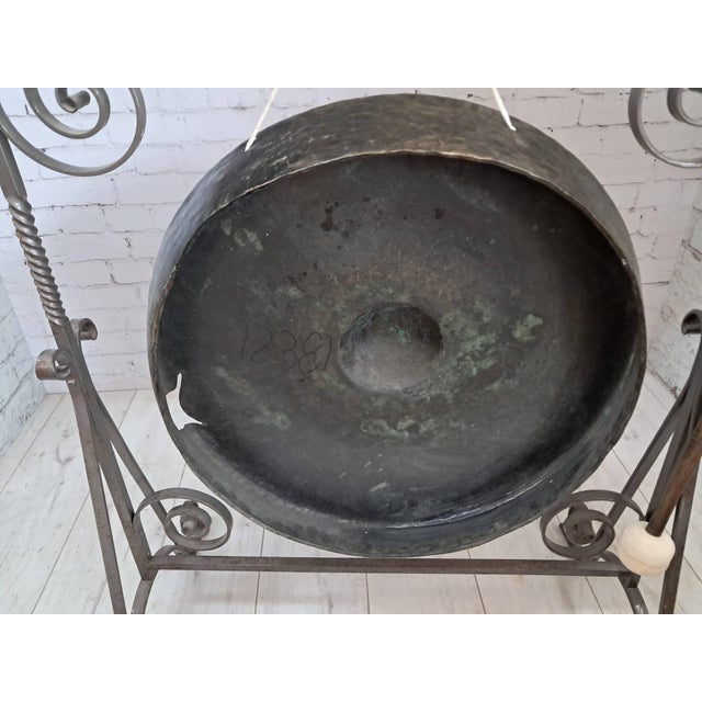 Large Victorian Brass Gong with Mallet Oak Stand, 1890s For Sale - Image 11 of 18