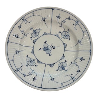Mid-19th Century Rauenstein "Straw Flower" Blue & White Fluted Porcelain Plate For Sale