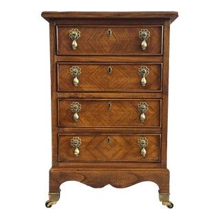 Late 20th Century Hekman Furniture Georgian Style Chest of Drawers For Sale