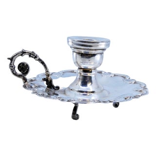 Small Silver Paddle with Shell-Shaped Base and Resting on Three Feet For Sale