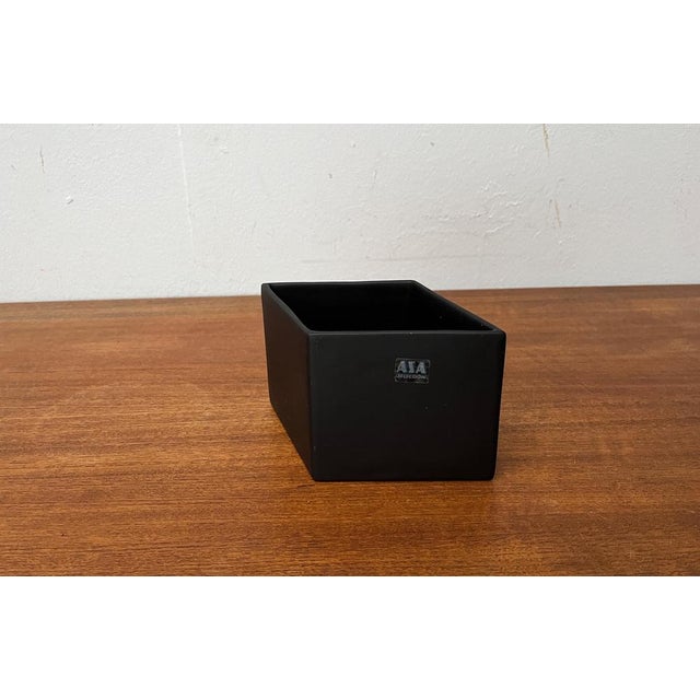 Postmodern Minimalist Ceramic Diamond Shape Vase from Asa Selection, 1980s For Sale - Image 6 of 18