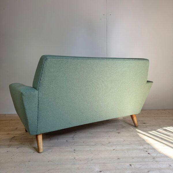 Two-Seater Wool Sofa – Denmark (1960s) H. 72 cm | L. 132 cm | D. 72 cm