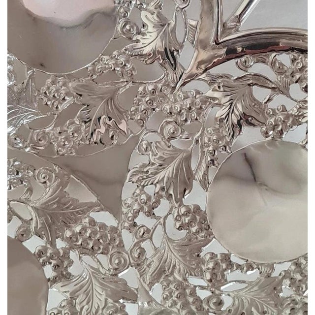 Gold Antique Chinese Export Silver Trefoil Dish from Wang Hing & Co, 1890 For Sale - Image 8 of 12