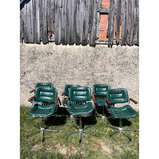 Mid-Century Modern Swivel Wire Chairs with Wooden Armrests, 1970s, Set of 2 For Sale - Image 4 of 18