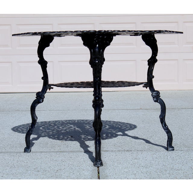 Mid-Century Ornate Cast Aluminum Patio Dining Set – Filigree Round Table With 4 Heart-Back Armchairs For Sale - Image 10 of 16