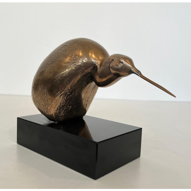 Mid-Century Modern 1950s Bronze sculpture representing a stylized bird on a black marble base, signed For Sale - Image 3 of 12