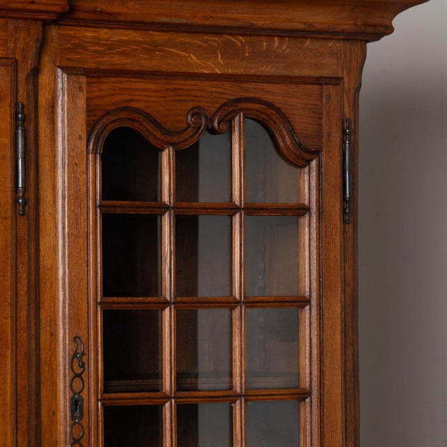 Mid 20th Century Large 20th Century French Oak Bookcase Display Cabinet For Sale - Image 5 of 9