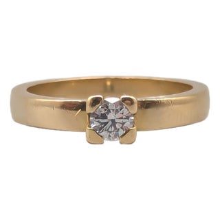 Diamond Ring in 18 Karat Gold For Sale