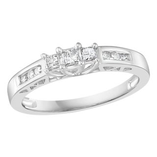 Three-Stone Diamond 0.30 Carat Traditional Ring/Band 14 Karat White Gold For Sale