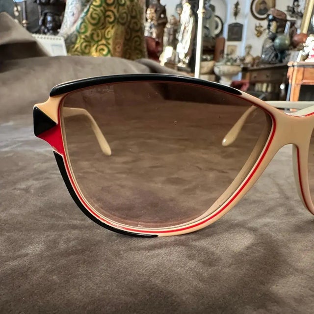 1970s Vintage Oversized Italian Sunglasses by Luxottica For Sale - Image 6 of 8