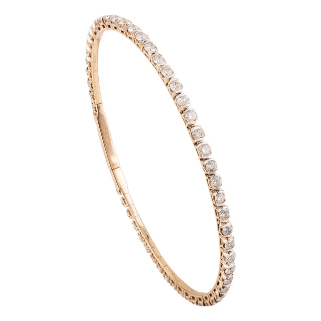 Late 20s Contemporary Style 2.61 Carat Flexible Diamond Bangle for Her For Sale