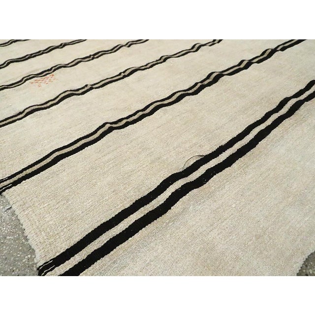 Galerie Shabab Collection Mid-20th Century Turkish Flatweave Kilim Gallery Rug For Sale - Image 9 of 10