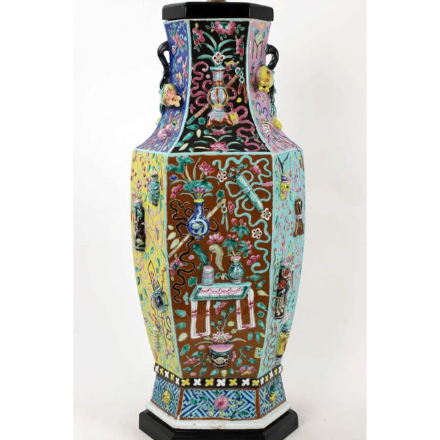 Chinese 19 Century Chinese Qing Multi-Colored Hexagonal Porcelain Table Lamp With Raise Work Decorations and Small Branch Handles For Sale - Image 3 of 10