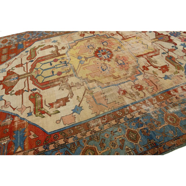 1890s Multicolor Antique Wool Rug Persian Serapi Featuring a Medallion Design For Sale In New York - Image 6 of 10