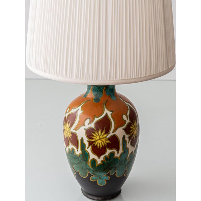 Art Deco Dutch Gouda Pottery Table Lamps with Silk Lampshade, 1920s, Set of 2 For Sale - Image 4 of 15