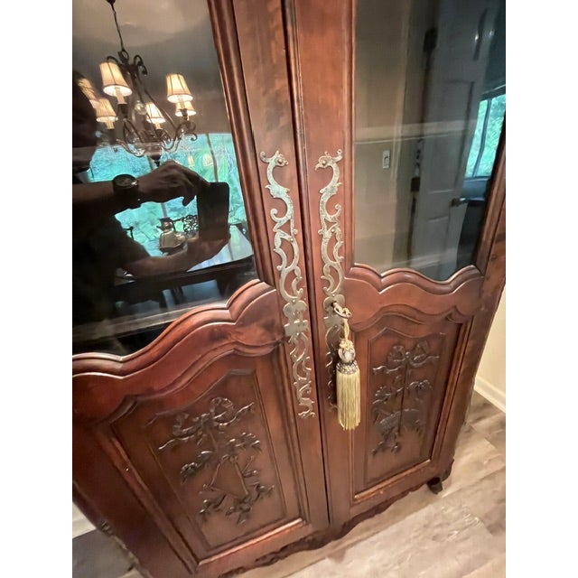 French Provincial 1900-1909 French China Cabinet For Sale - Image 3 of 8