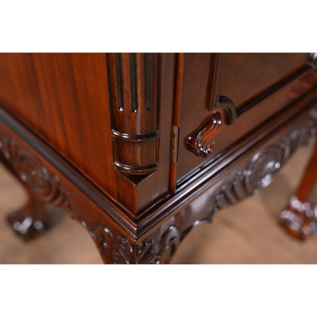 Traditional Niagara Furniture Mahogany Buffet For Sale - Image 3 of 13