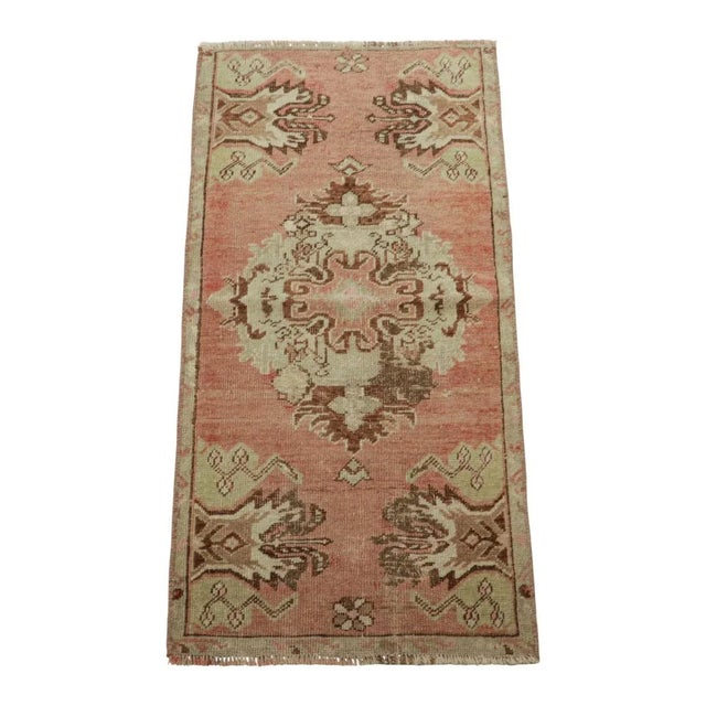 1950s Vintage Turkish Rug in Pink & Cream With Colorful Floral Medallion | Rug & Kilim For Sale - Image 5 of 7
