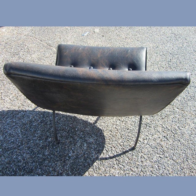 1950s Vintage Dark Brown Patina Leather Scoop Chair by Milo Baughman For Sale - Image 5 of 6