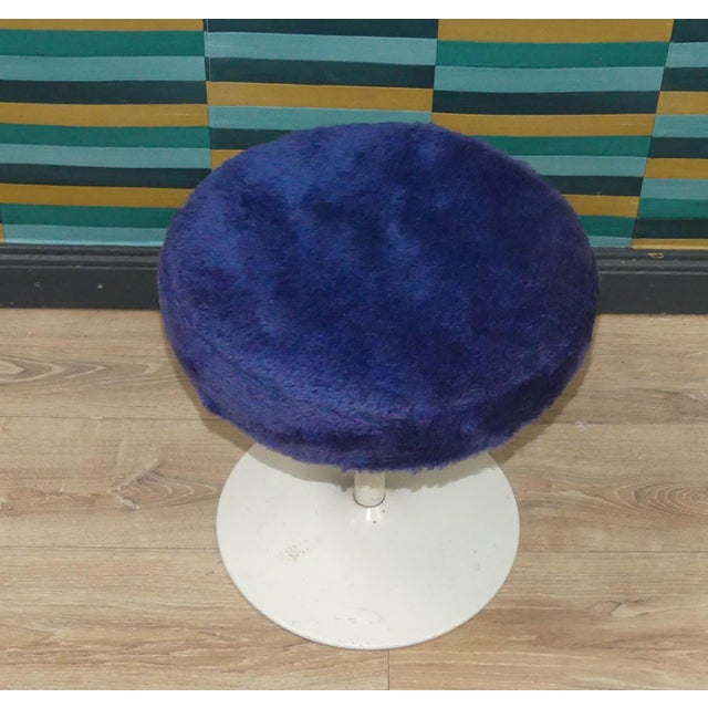 Tulip-Base Stool with Blue Plush, 1970s For Sale - Image 3 of 8