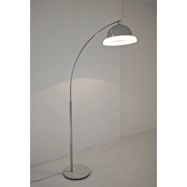 Mid-Century Modern Italian Chromed Brass and Acrylic Glass Arch Floor Lamp, 1970s For Sale - Image 13 of 18