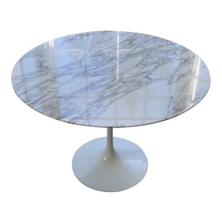 1950s Eero Saarinen For Knoll Round Dining Table For Sale