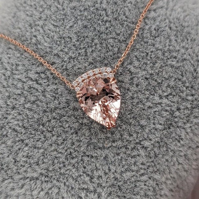 2.7ct Morganite Pendant Necklace With Natural Diamonds in Solid 14k Gold For Sale In Columbus - Image 6 of 7