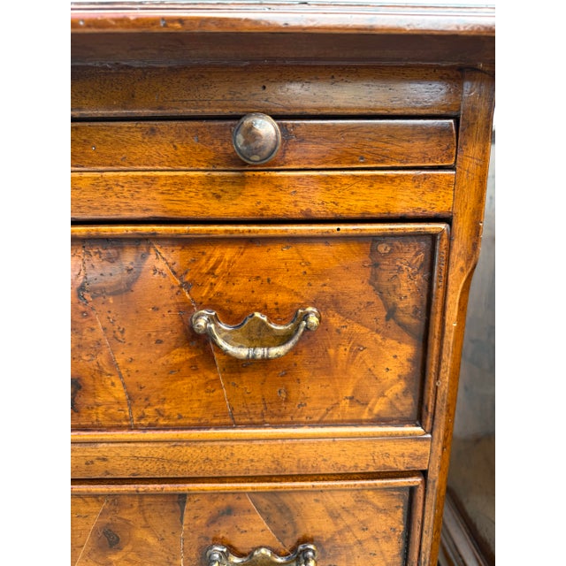 English Pair of Mid-Century Georgian Revival Burr Walnut Bachelor's Chests Nightstands For Sale - Image 3 of 18