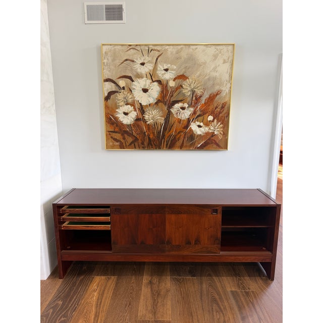 1960s Danish Modern Rosewood Credenza With Sliding Doors & Felt-Lined Trays Attributed to Dyrlund For Sale - Image 4 of 10