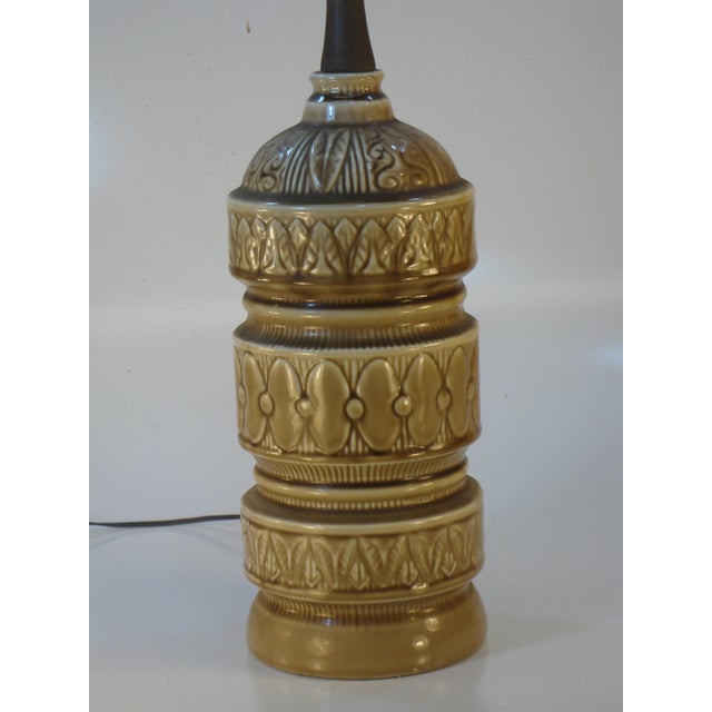 1960s Mid Century Modern Hollywood Regency Ceramic Table Lamp For Sale - Image 12 of 13