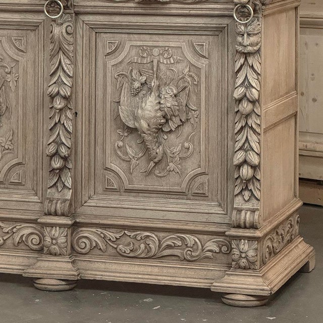 19th Century French Renaissance Hunt Buffet in Stripped Oak For Sale - Image 10 of 18