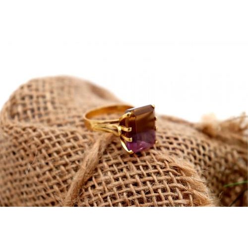 Gold Ring with Bicolor Cut Amethyst For Sale - Image 3 of 6