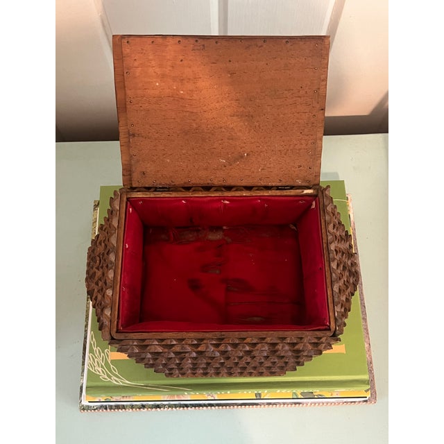 1900 - 1909 Antique Chip Carved Tramp Art Box For Sale - Image 5 of 10