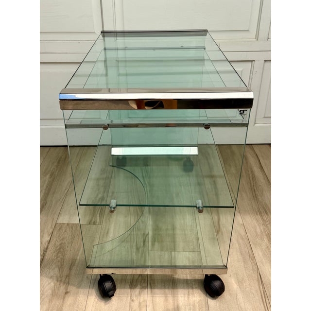 1970s Gallotti & Radice "George" Glass Bar Cart by Pierangelo Gallotti For Sale - Image 12 of 13