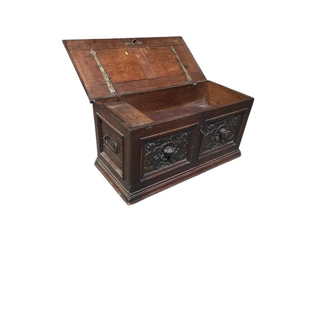 Small Renaissance Coffer, Holland, 1650s-1670s For Sale - Image 5 of 12