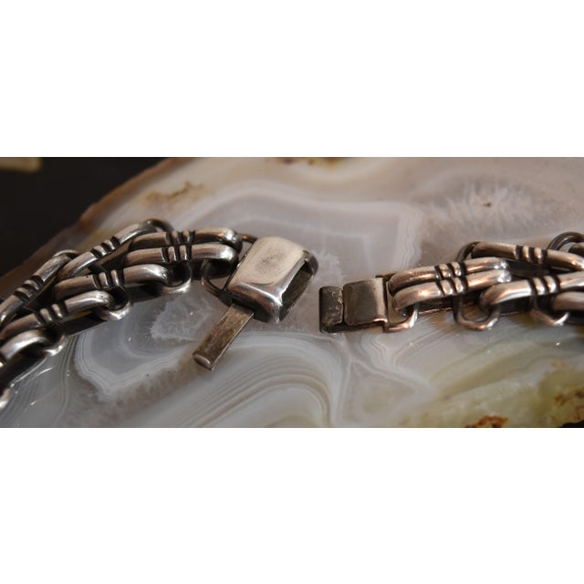 Metal Mid 20th Century Artisan Hand Crafted Chunky Sterling Silver Chain Choker Necklace Mexico For Sale - Image 7 of 16