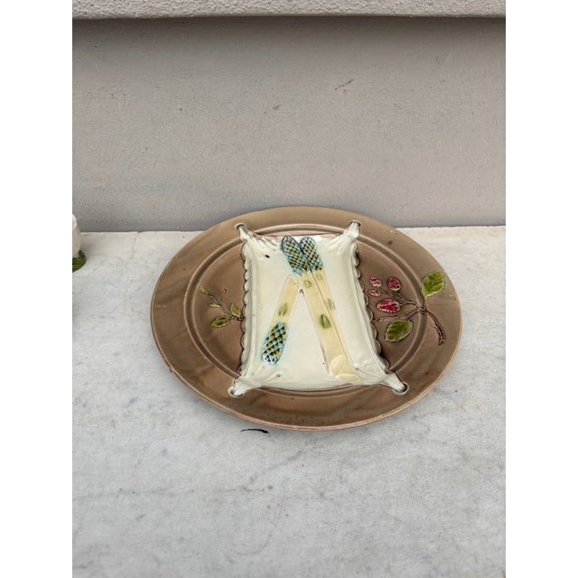 19th Century rare Majolica asparagus plate, Luneville unsigned. Rare brown color. Every important French manufactures...