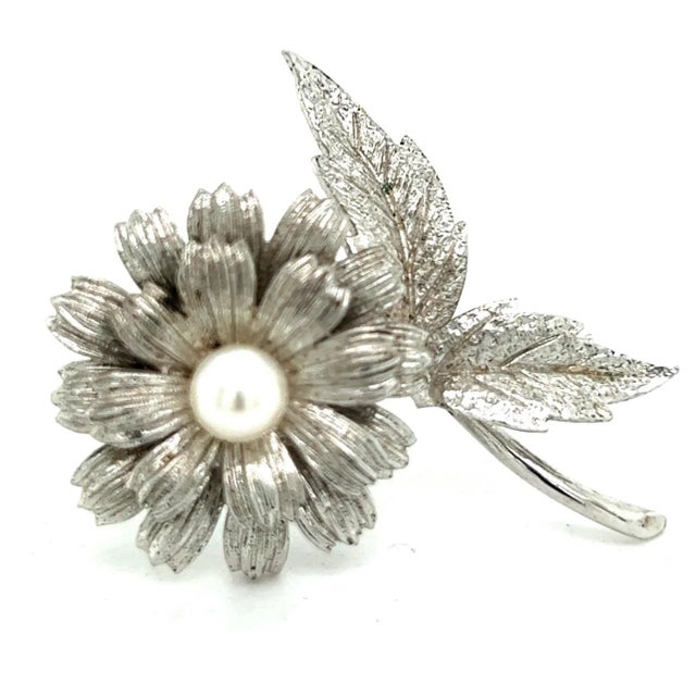 Contemporary 1990s Mikimoto Estate Akoya Flower Pearl Brooch Pin Sterling Silver 6.16 mm For Sale - Image 3 of 10