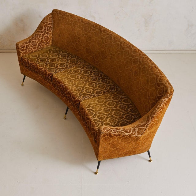 Italian Curved Sofa with Original Jacquard Upholstery, 1960s For Sale In Chicago - Image 6 of 11