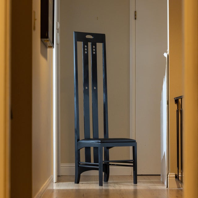 This vintage 1970s/80s high-back architectural centerpiece is designed in the unmistakable style of the 1900 "Ingram"...