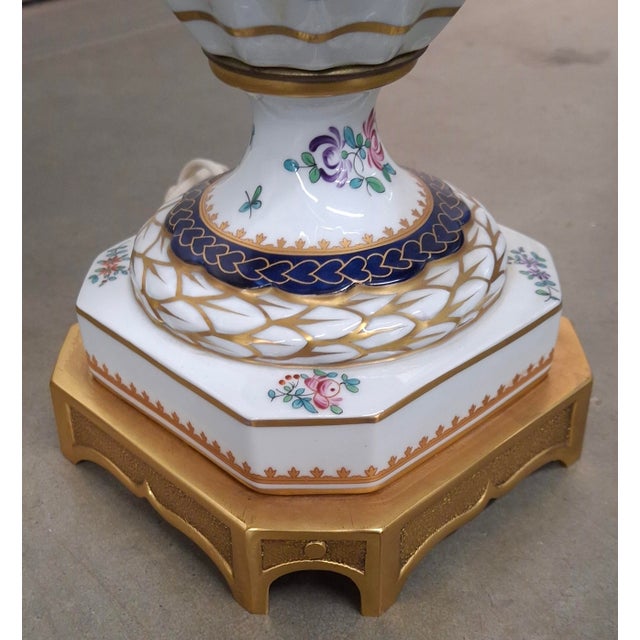 1970s 1970s Procelaine De Paris Bicentennial Painted Lamps - a Pair For Sale - Image 5 of 16