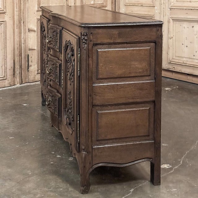 18th Century Liège Louis XV Period Carved Oak Buffet For Sale - Image 13 of 18